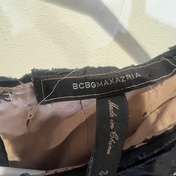 BCBGMaxAzira Desirae Black Eyelet Sheeth Dress with Ruffle Detail Sz 4 - Picture 2 of 12